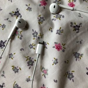 Apple EarPods with Lightning Connector for iPhone